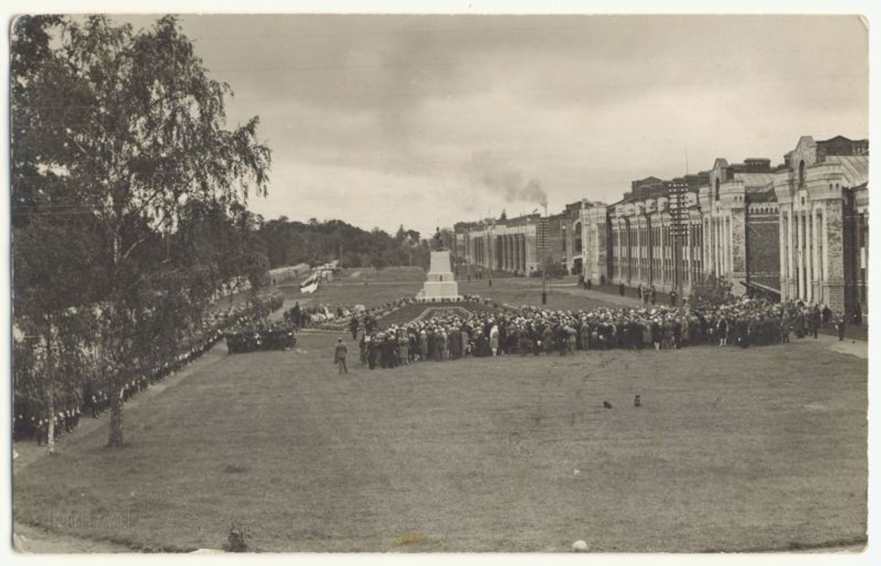 The unveiling of the monument to the cadets who died during the uprising of Dec. 1, 1924. Revel, 1928